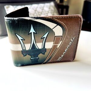 Maserati leather wallet in a great condition!!!